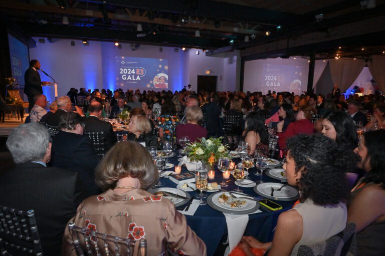 Supporters Say ‘Yes’ to Chicago’s Children and Families at This Year’s E3 Gala